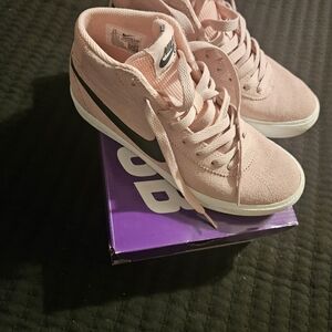 Nike Women's Pink Sneakers